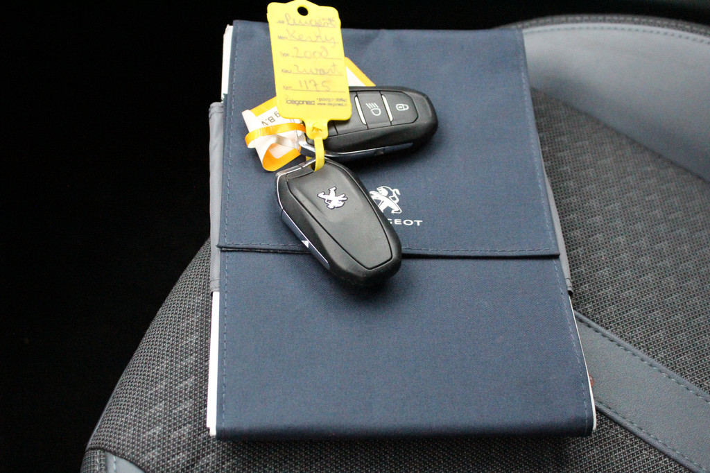 Peugeot 2008 (K029BP) met abonnement