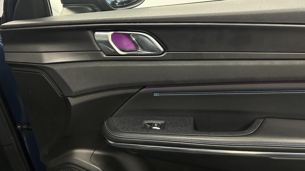 Lynk & Co 01 (P407KL) met abonnement