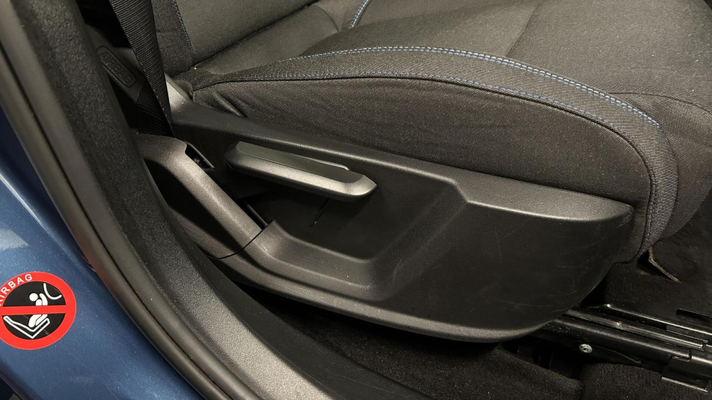 Lynk & Co 01 (P407KL) met abonnement