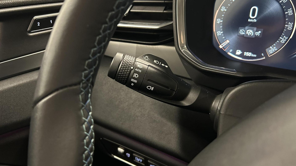 Lynk & Co 01 (P407KL) met abonnement