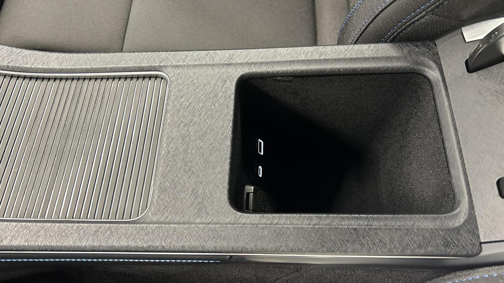 Lynk & Co 01 (P407KL) met abonnement