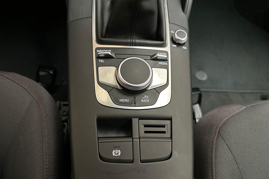 Audi A3 (H384FL) met abonnement