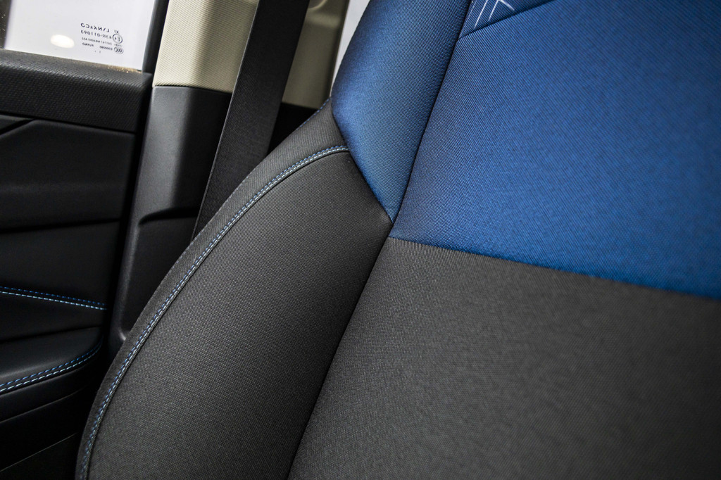 Lynk & Co 01 (P065LJ) met abonnement