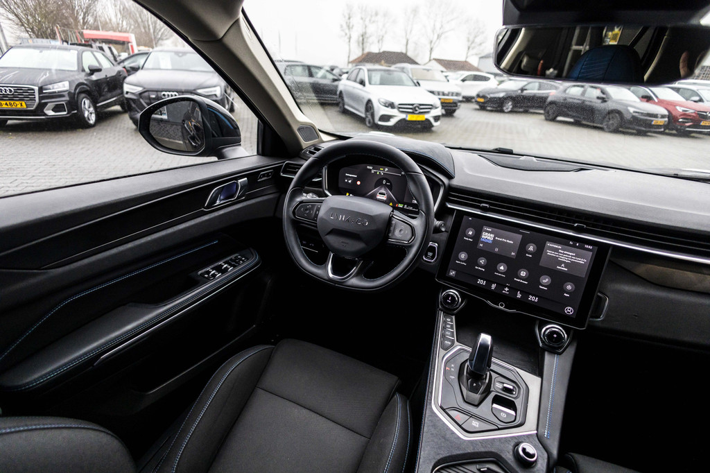 Lynk & Co 01 (P065LJ) met abonnement