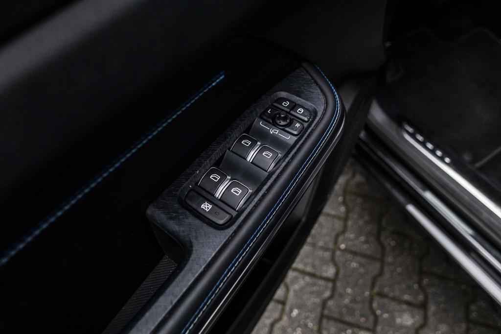 Lynk & Co 01 (P065LJ) met abonnement