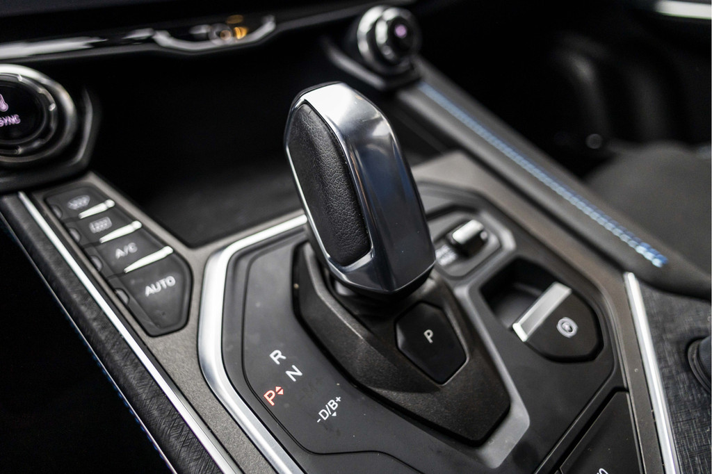 Lynk & Co 01 (P065LJ) met abonnement