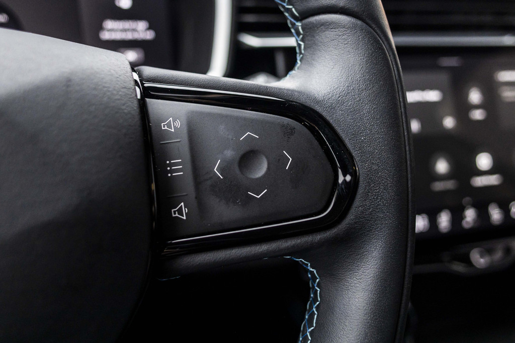 Lynk & Co 01 (P065LJ) met abonnement