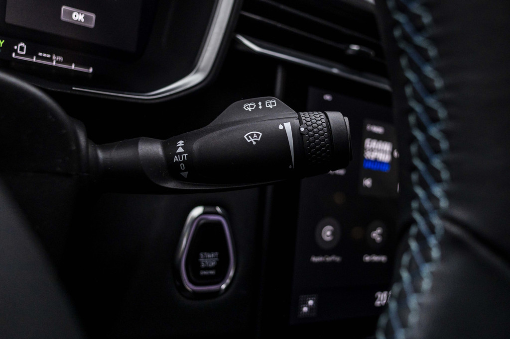 Lynk & Co 01 (P065LJ) met abonnement