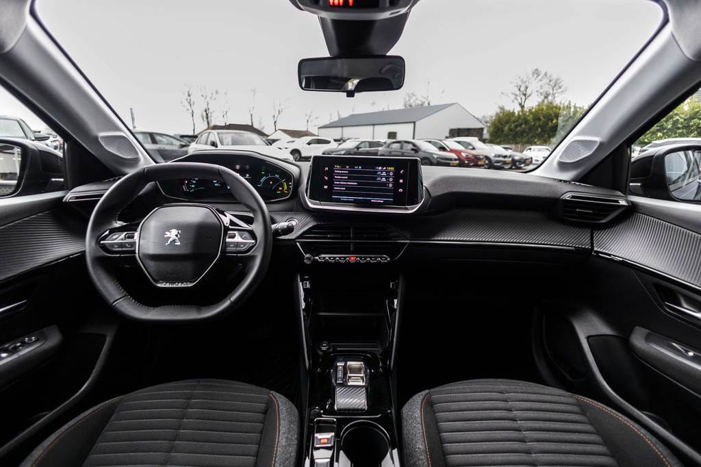 Peugeot e-208 (S121SN) met abonnement