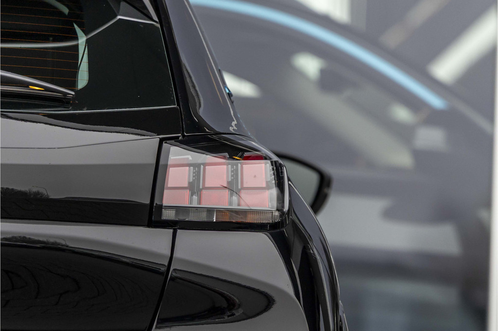 Peugeot e-208 (S121SN) met abonnement