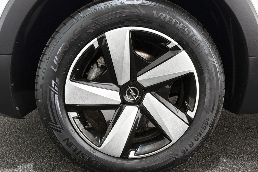 Opel Crossland (K729ZB) met abonnement