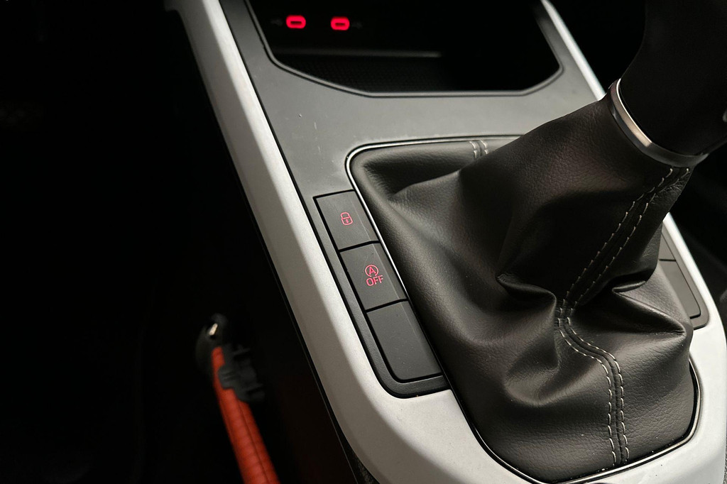 Seat Arona (S332JG) met abonnement