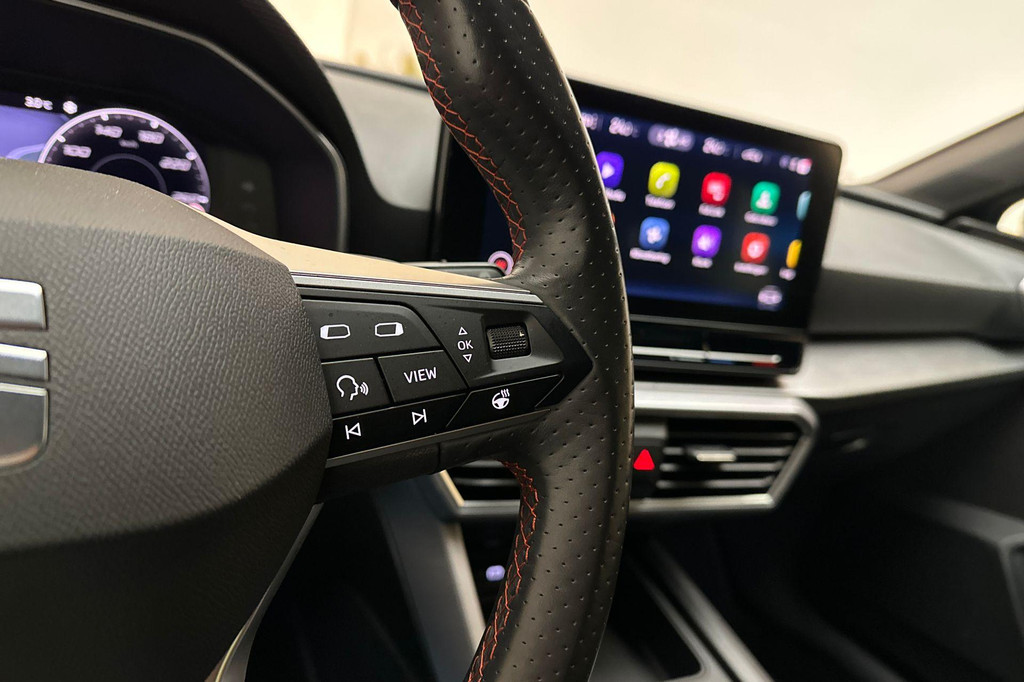 Seat Leon (R327NZ) met abonnement