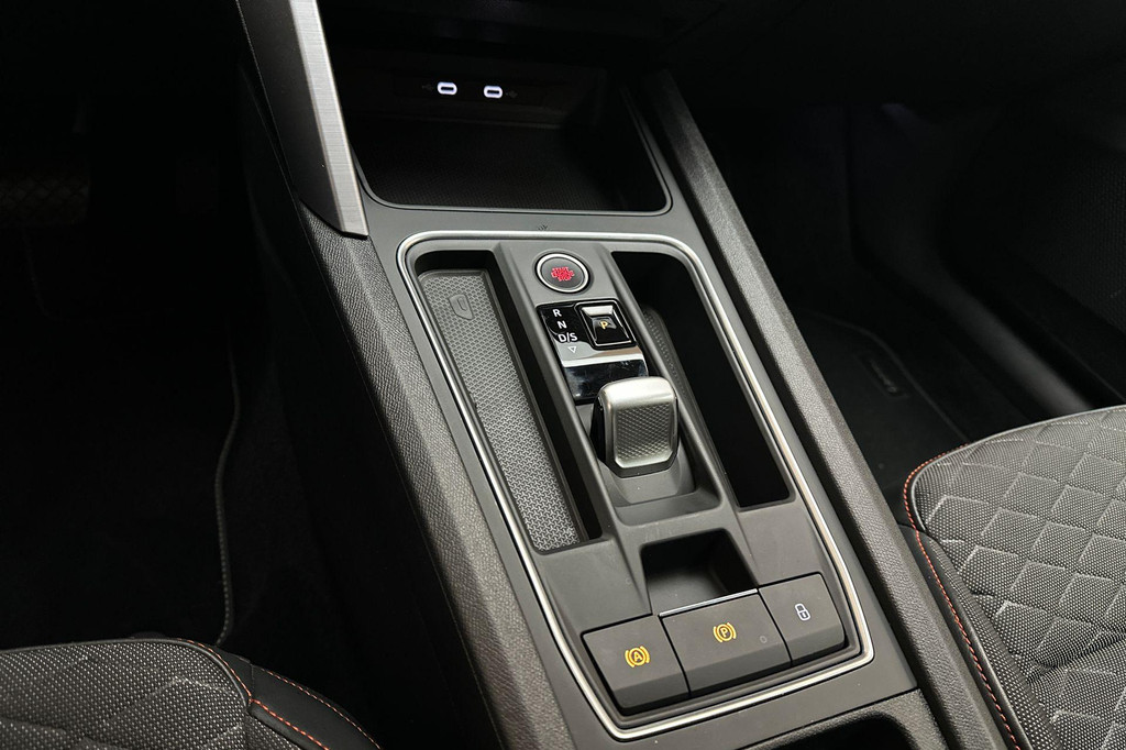 Seat Leon (R327NZ) met abonnement