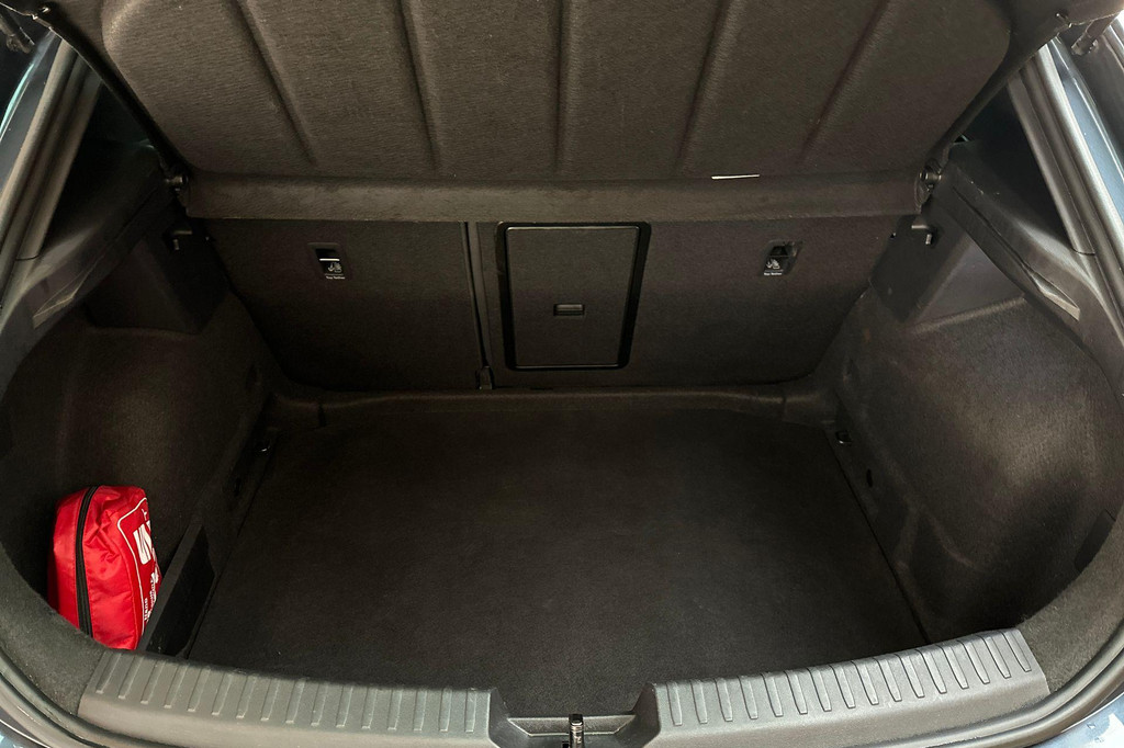 Seat Leon (R327NZ) met abonnement