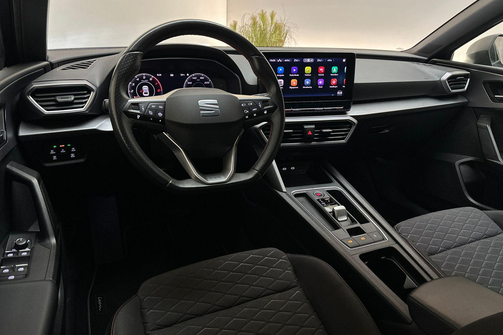 Seat Leon (R327NZ) met abonnement