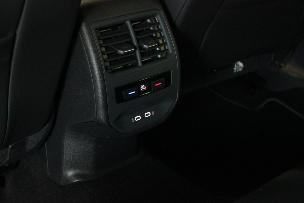 Seat Leon Sportstourer (K607KP) met abonnement