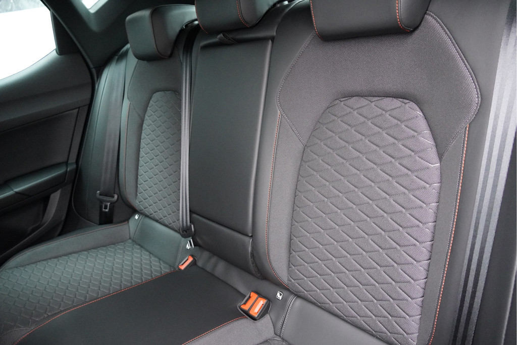 Seat Leon (L443DH) met abonnement