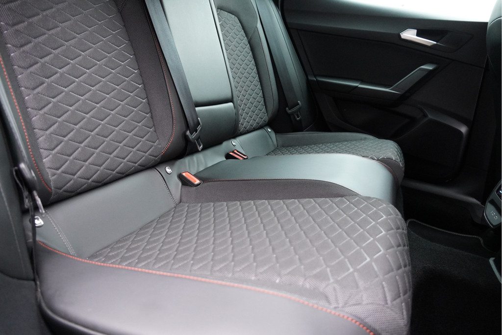 Seat Leon (L443DH) met abonnement