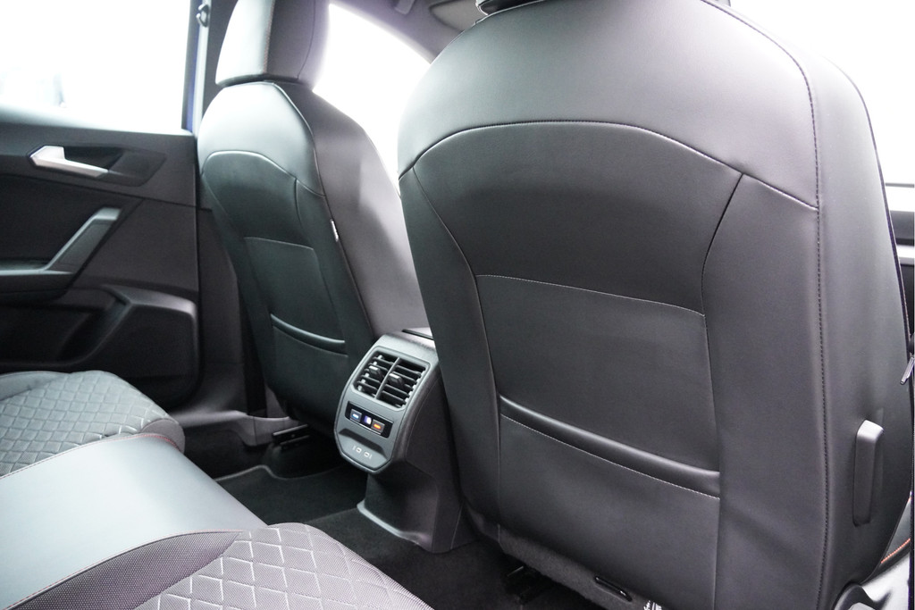 Seat Leon (L443DH) met abonnement