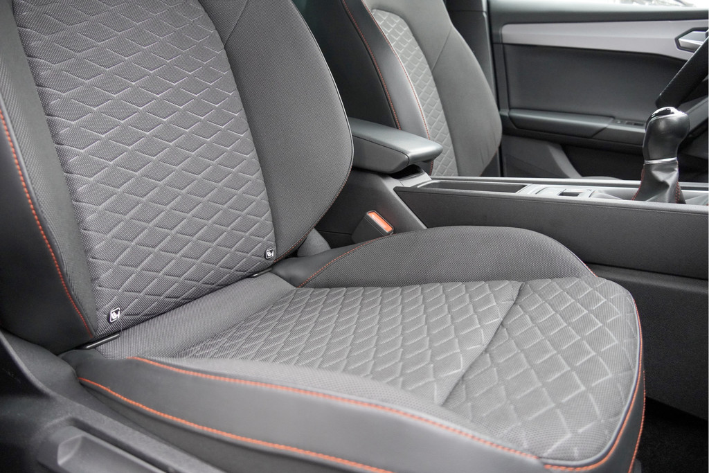 Seat Leon (L443DH) met abonnement