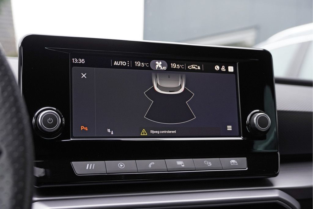 Seat Leon (L443DH) met abonnement