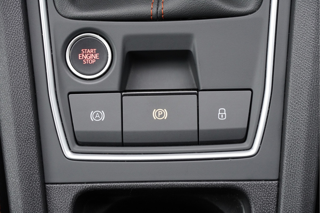 Seat Leon (L443DH) met abonnement