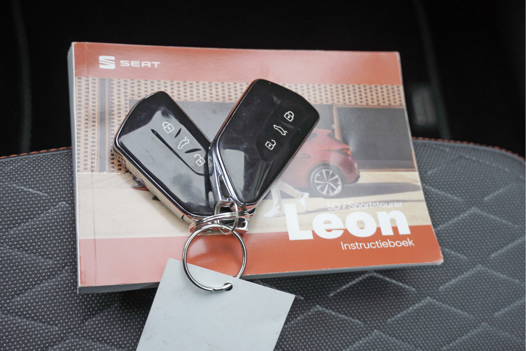 Seat Leon (L443DH) met abonnement