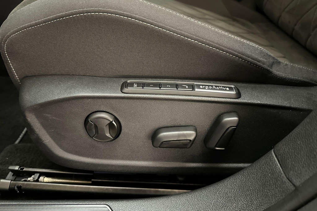 Volkswagen Golf (JXH01Z) met abonnement