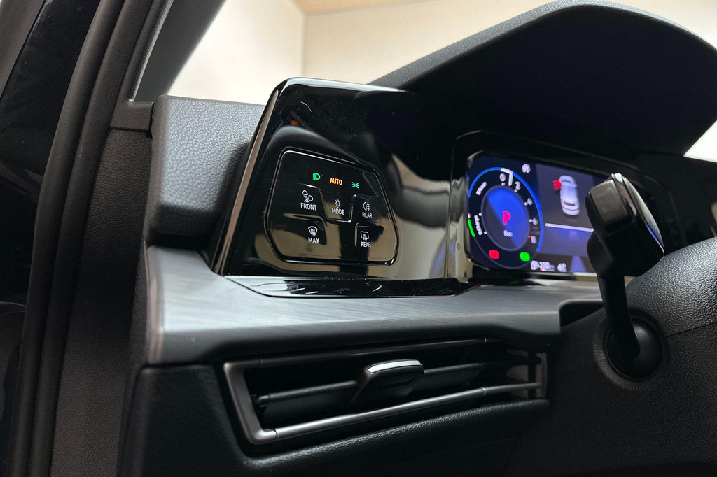 Volkswagen Golf (JXH01Z) met abonnement