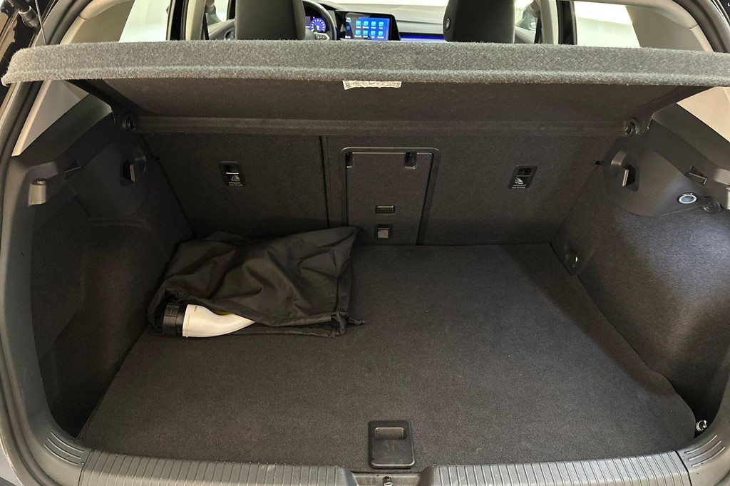 Volkswagen Golf (JXH01Z) met abonnement