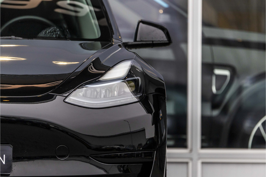 Tesla Model 3 (JVF96J) met abonnement