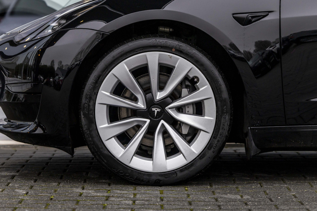 Tesla Model 3 (JVF96J) met abonnement