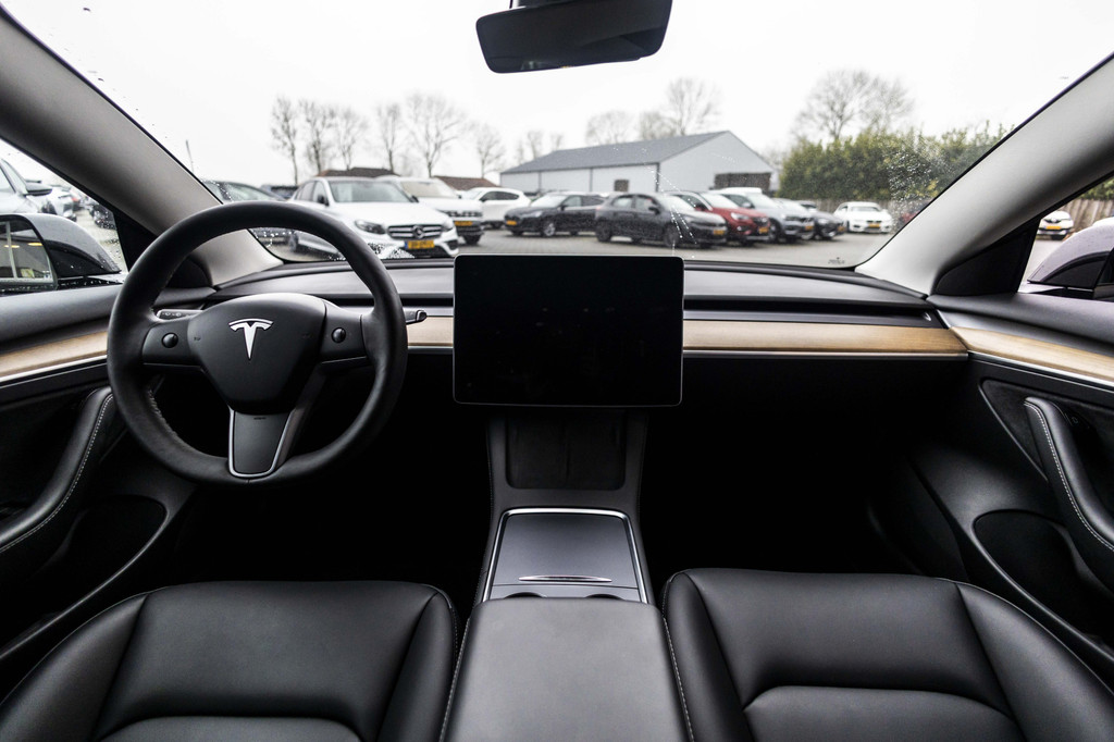 Tesla Model 3 (JVF96J) met abonnement