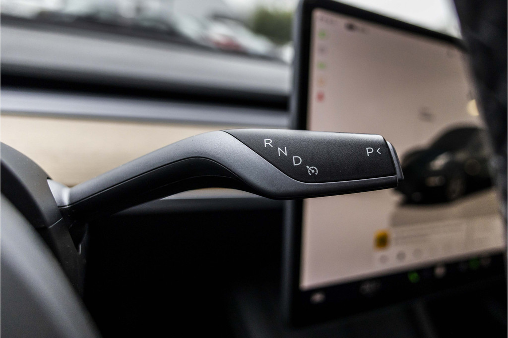 Tesla Model 3 (JVF96J) met abonnement