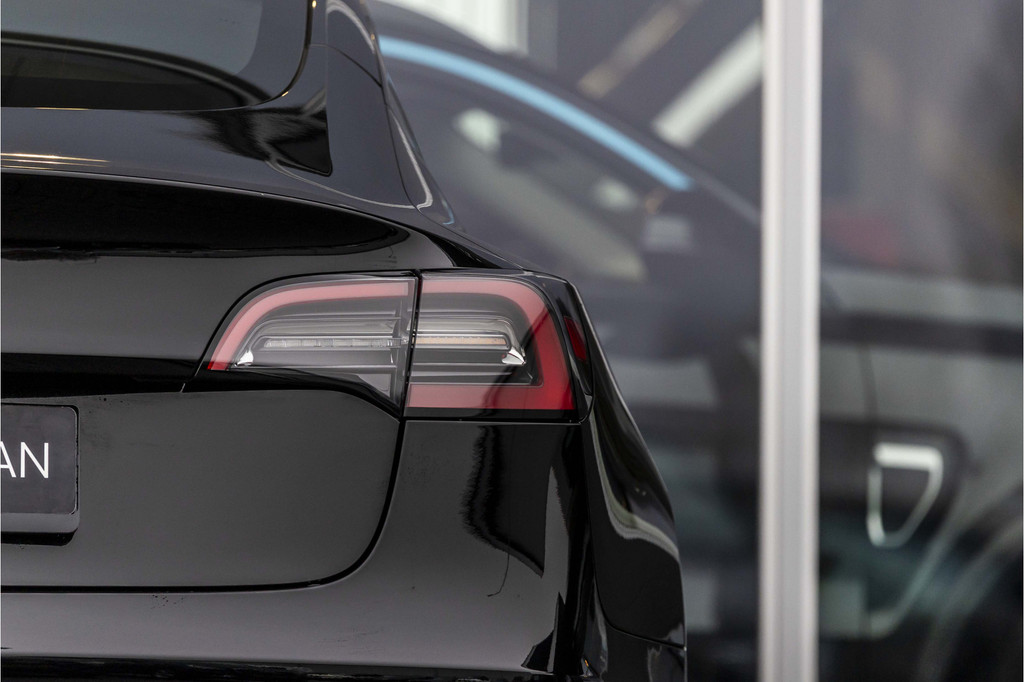 Tesla Model 3 (JVF96J) met abonnement