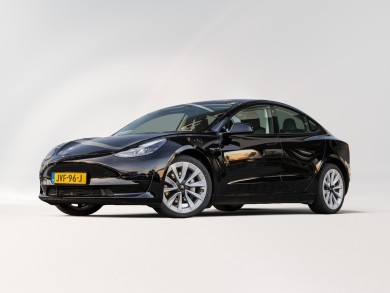 Tesla Model 3 (JVF96J) met auto abonnement