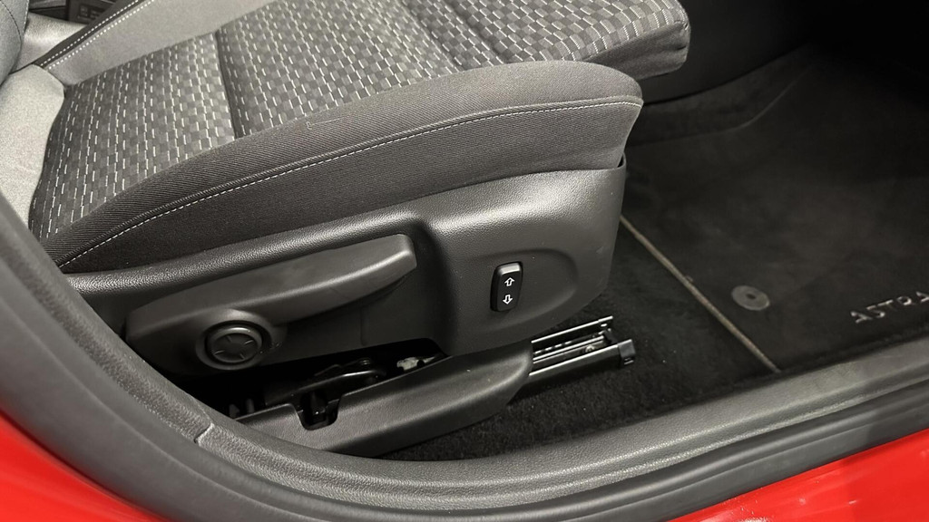 Opel Astra (J819ZZ) met abonnement