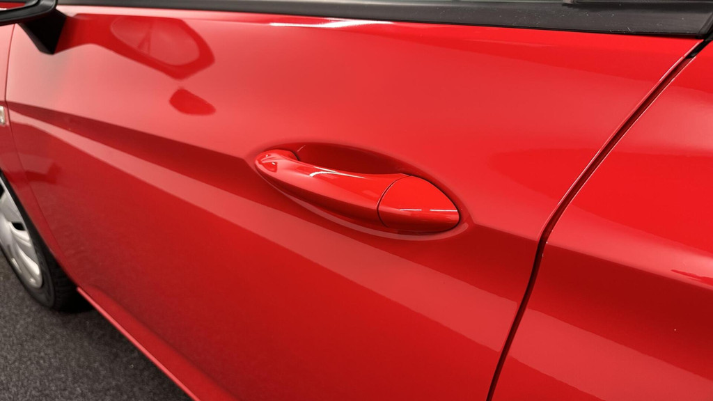 Opel Astra (J819ZZ) met abonnement