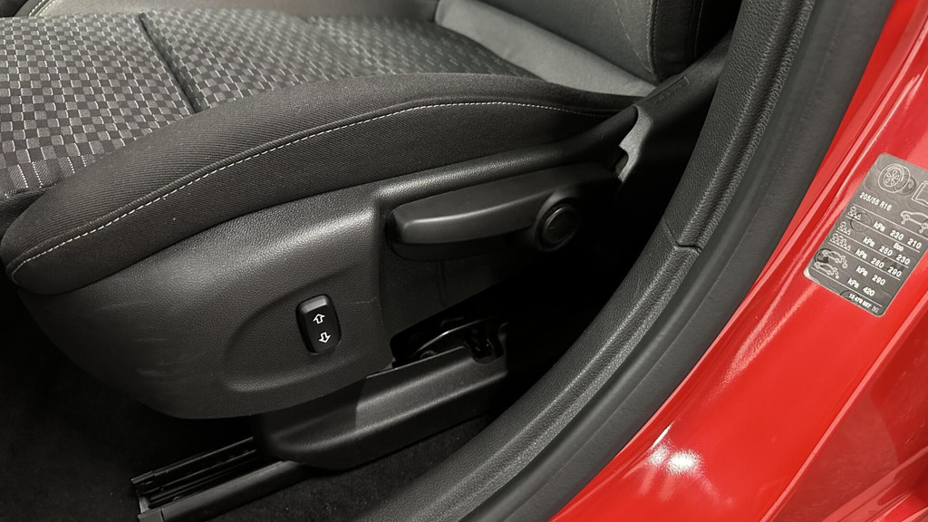 Opel Astra (J819ZZ) met abonnement