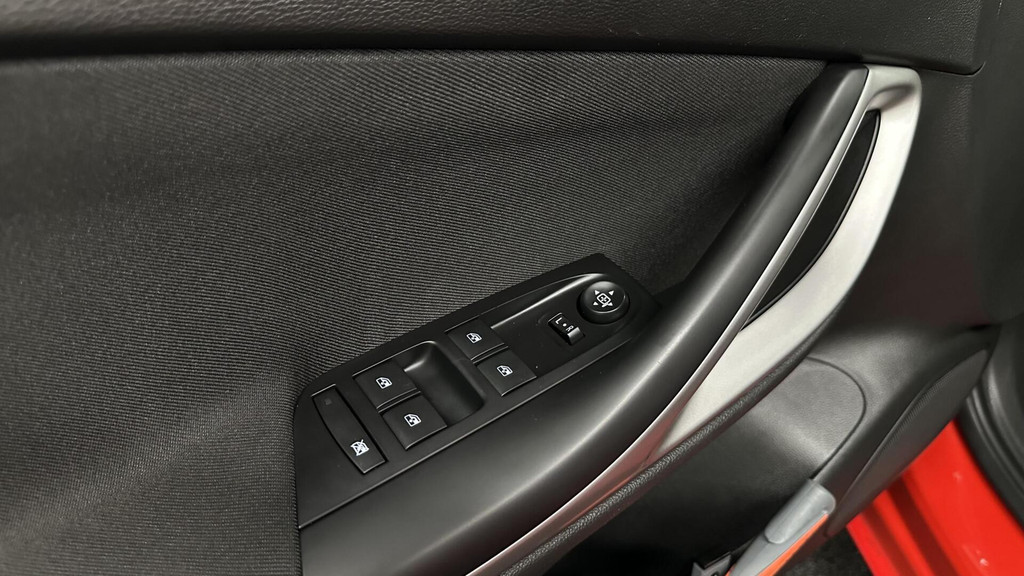 Opel Astra (J819ZZ) met abonnement