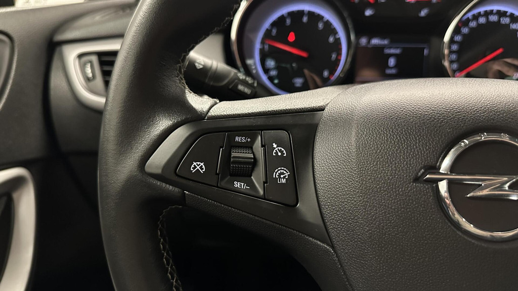 Opel Astra (J819ZZ) met abonnement