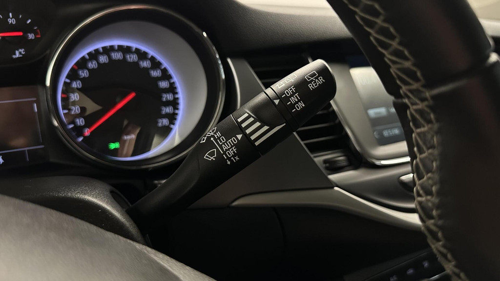 Opel Astra (J819ZZ) met abonnement