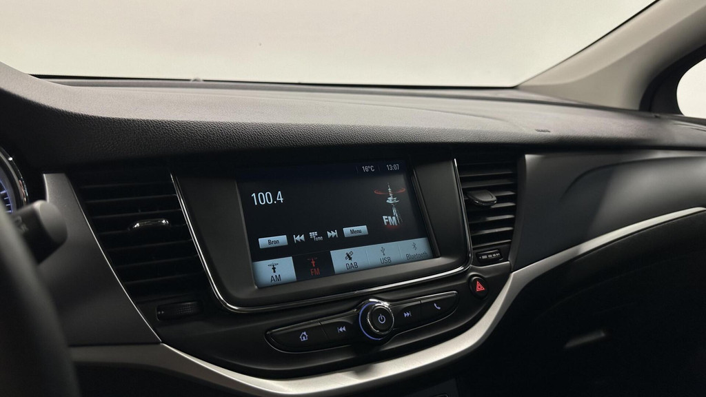 Opel Astra (J819ZZ) met abonnement