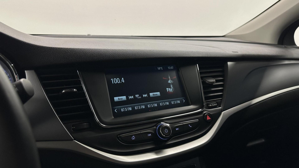 Opel Astra (J819ZZ) met abonnement