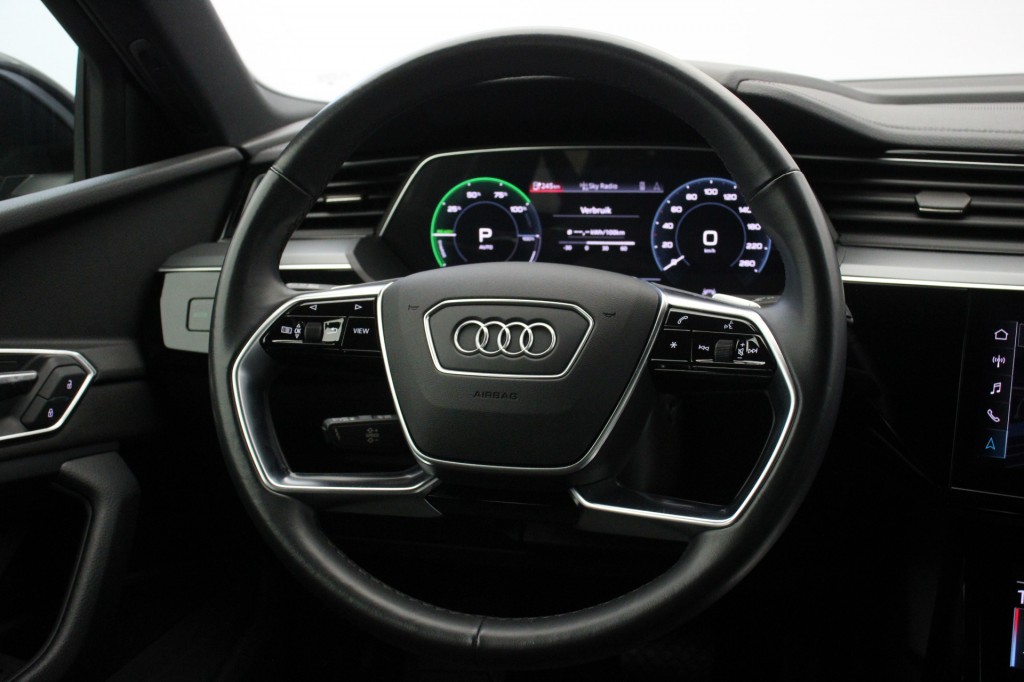 Audi e-tron (P382NT) met abonnement