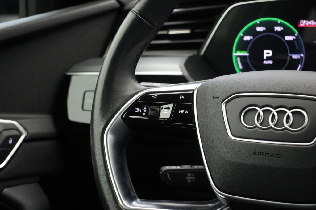 Audi e-tron (P382NT) met abonnement