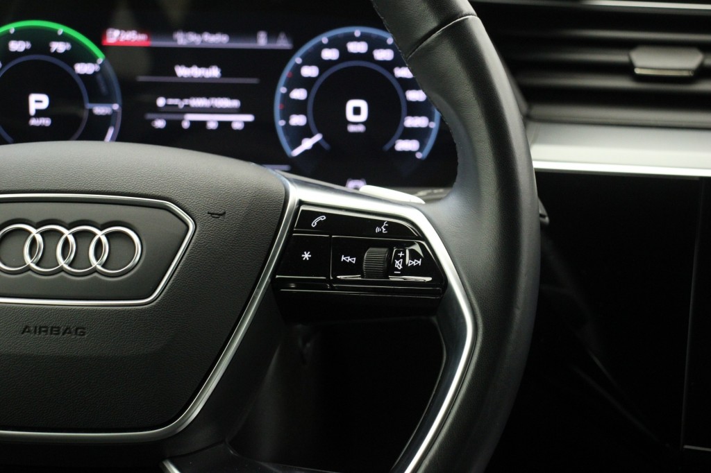 Audi e-tron (P382NT) met abonnement