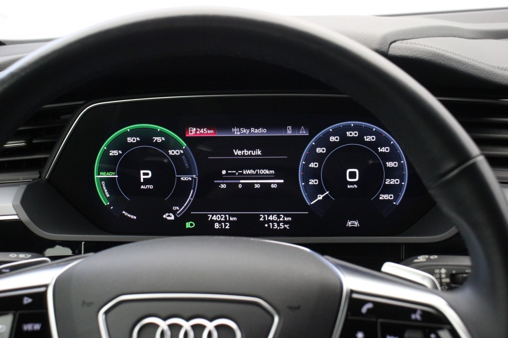 Audi e-tron (P382NT) met abonnement