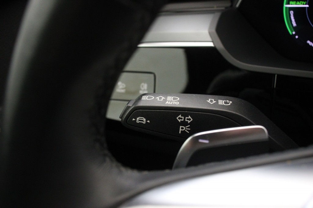 Audi e-tron (P382NT) met abonnement